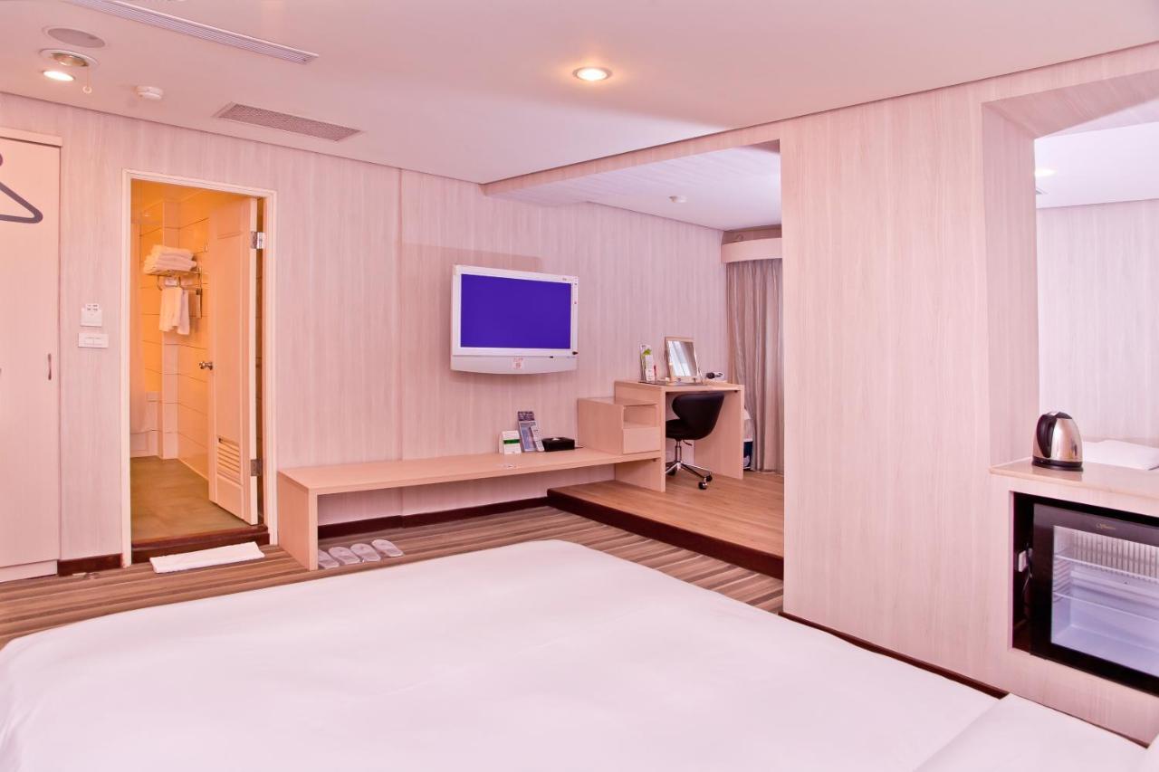 טאיפיי Yomi Hotel - Shuanglian Mrt מראה חיצוני תמונה