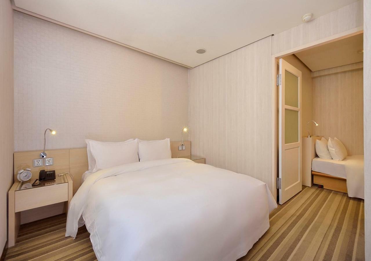 טאיפיי Yomi Hotel - Shuanglian Mrt מראה חיצוני תמונה